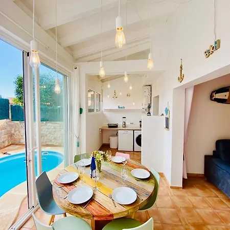 Casa De Acuario Дом отдыха *